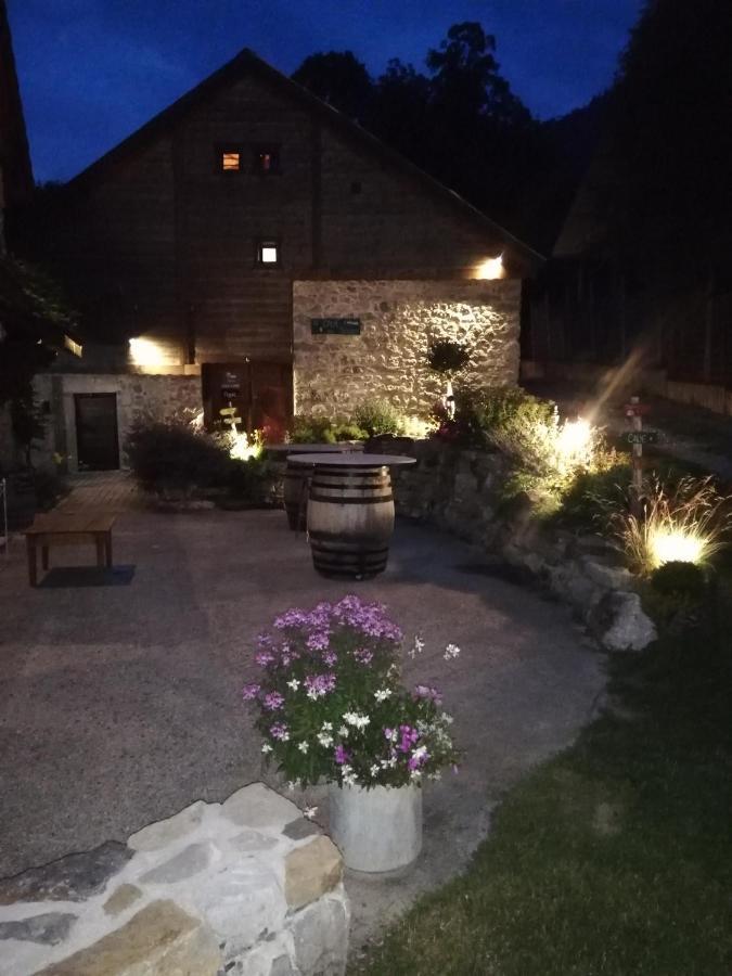 Bed and Breakfast Un R de Mémises Thollon-les-Memises Exterior foto